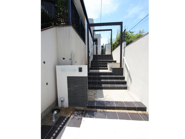 階段と門柱をデザイン - D’s Garden - D’s Garden｜リフォームガーデンクラブ