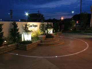 クリックしてグリーンステージの昼の施工例写真に切り替え