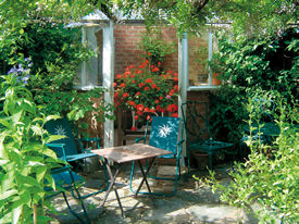 ガーデン植物講座 テラス ベランダ リビングガーデンの植栽デザイン手法 タカショー リフォームガーデンクラブ