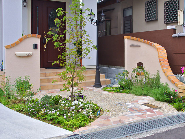 アールが優しいデザイン門柱 株式会社四季 サンリブ タカショー リフォームガーデンクラブ アールが優しいデザイン門柱 株式会社四季 サンリブ タカショー リフォームガーデンクラブ