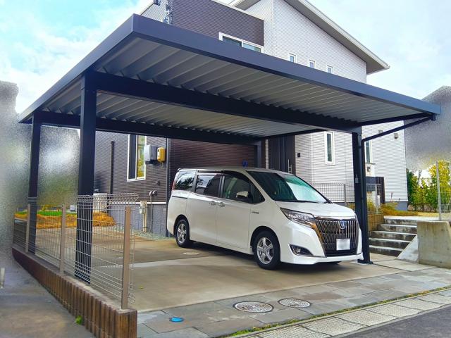 ブラックが建物と融合し、堂々たる存在感を放つ。　富谷市 - 株式会社グリーン開発 - 株式会社グリーン開発｜リフォームガーデンクラブ