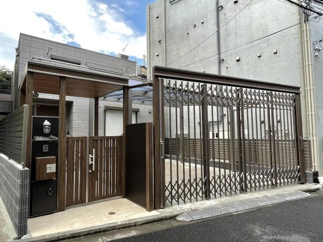 洗練された木調デザインが映えるモダンエクステリア - 有限会社サタケ工業 - 有限会社サタケ工業|リフォームガーデンクラブ