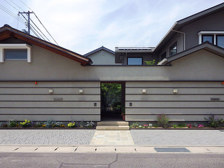 『中庭のある二世帯住宅』フラワーチルドレンーエクステリア施工例ー岡山市北区