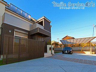 二世帯住宅に対応した、こだわりのシンプルモダンデザイン外構 - Smile Garden D’s