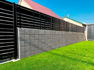 デザインブロックと組み合わせたフェンス