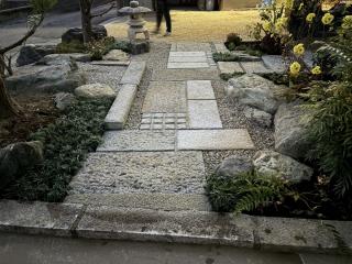 創作石貼りアプローチ